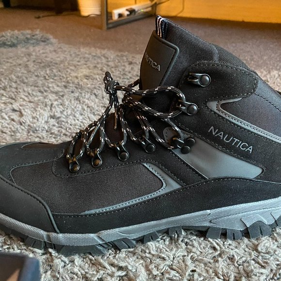 MENS HIKING SHOES